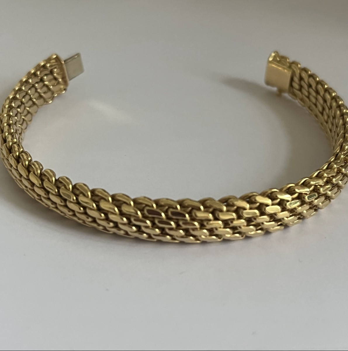 7267- Yellow Gold Bangle Bracelet 39 G