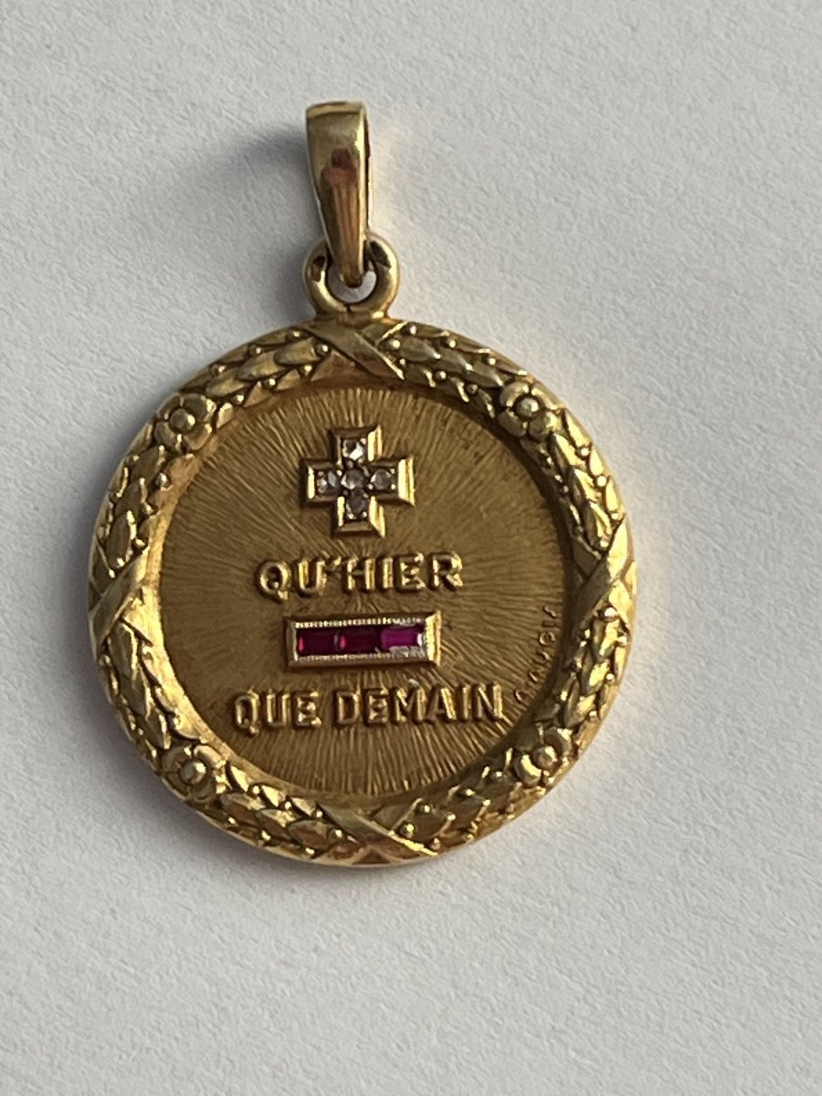 7274 - Yellow Gold Love Medal Pendant-photo-3