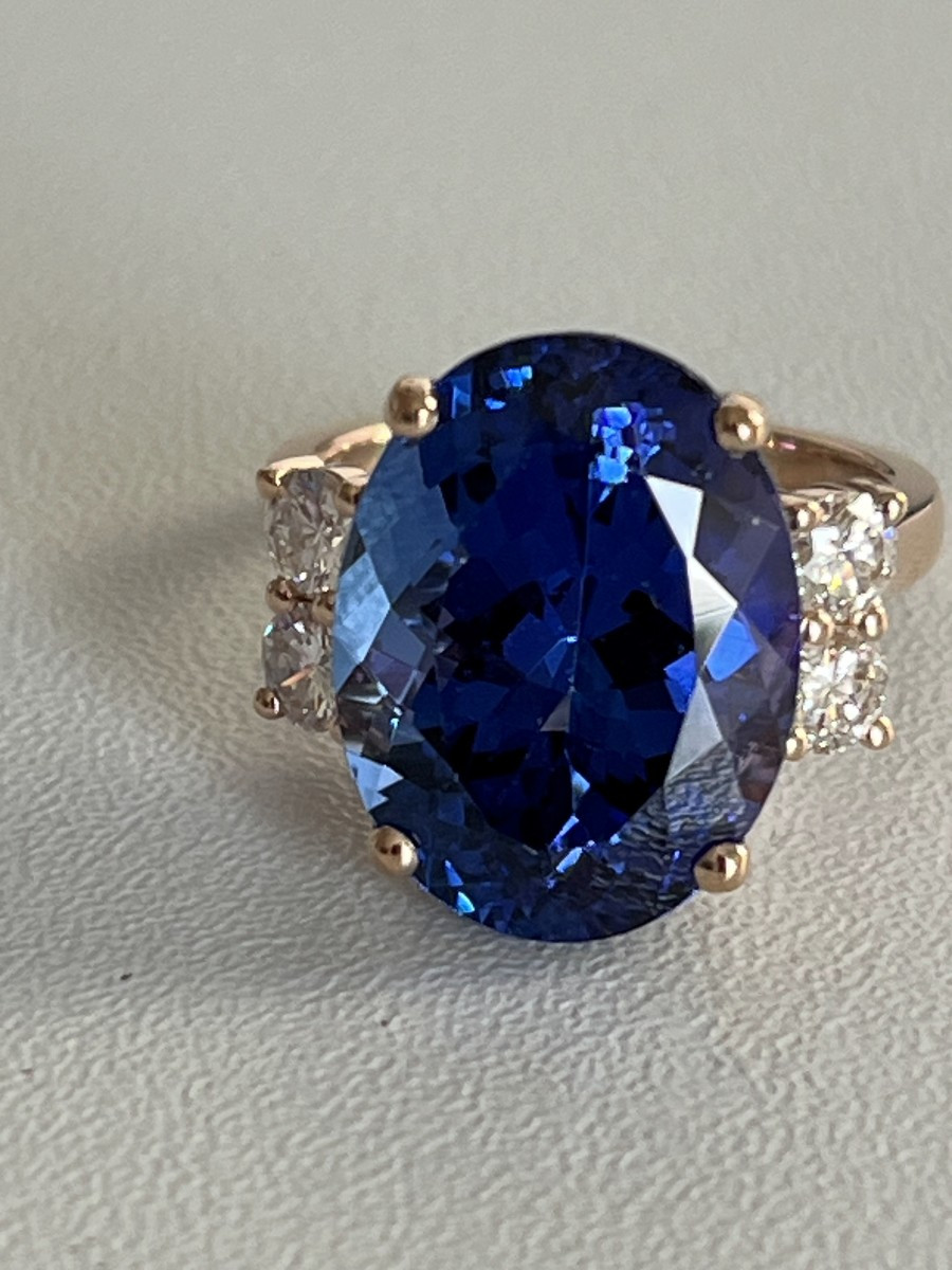 6784 - Rose Gold Ring With 13.00 Ct Tanzanite And Diamonds-photo-1