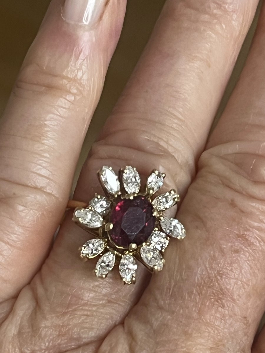 7180 - Yellow Gold Flower Ring With 1.20 Ct Ruby And Diamonds-photo-2