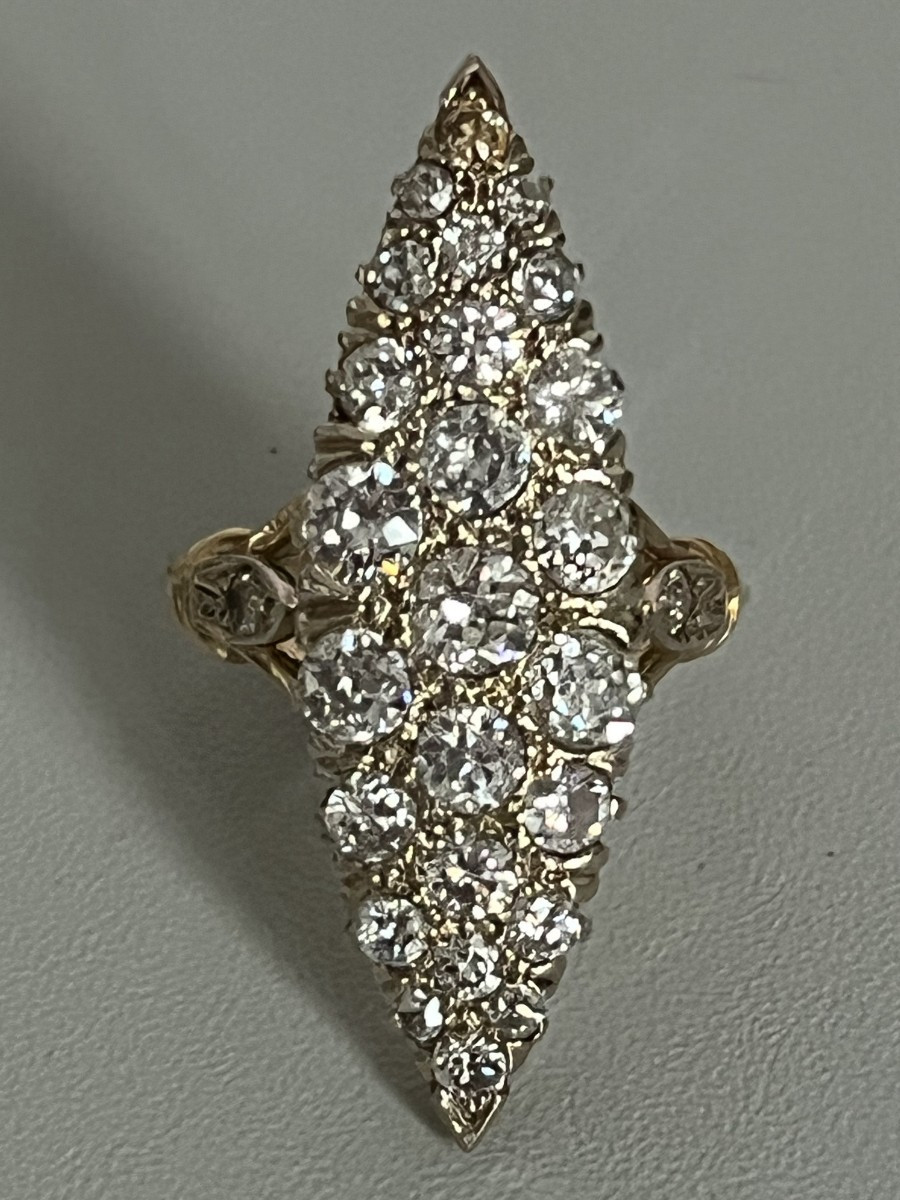 7230- Bague Marquise Or Jaune Artent Diamants 2,50 ct