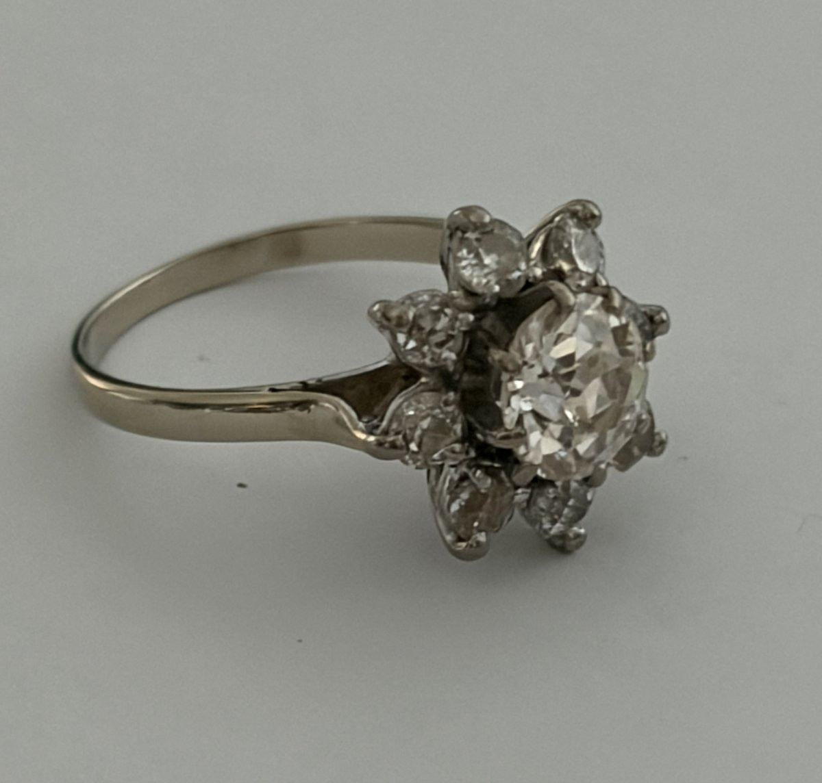 7485 - Bague Marguerite Or Gris Diamants (1,30 ct au centre)-photo-1