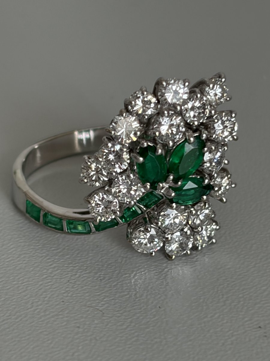 7458 - Bague Cocktail Or Gris Emeraudes Diamants-photo-1