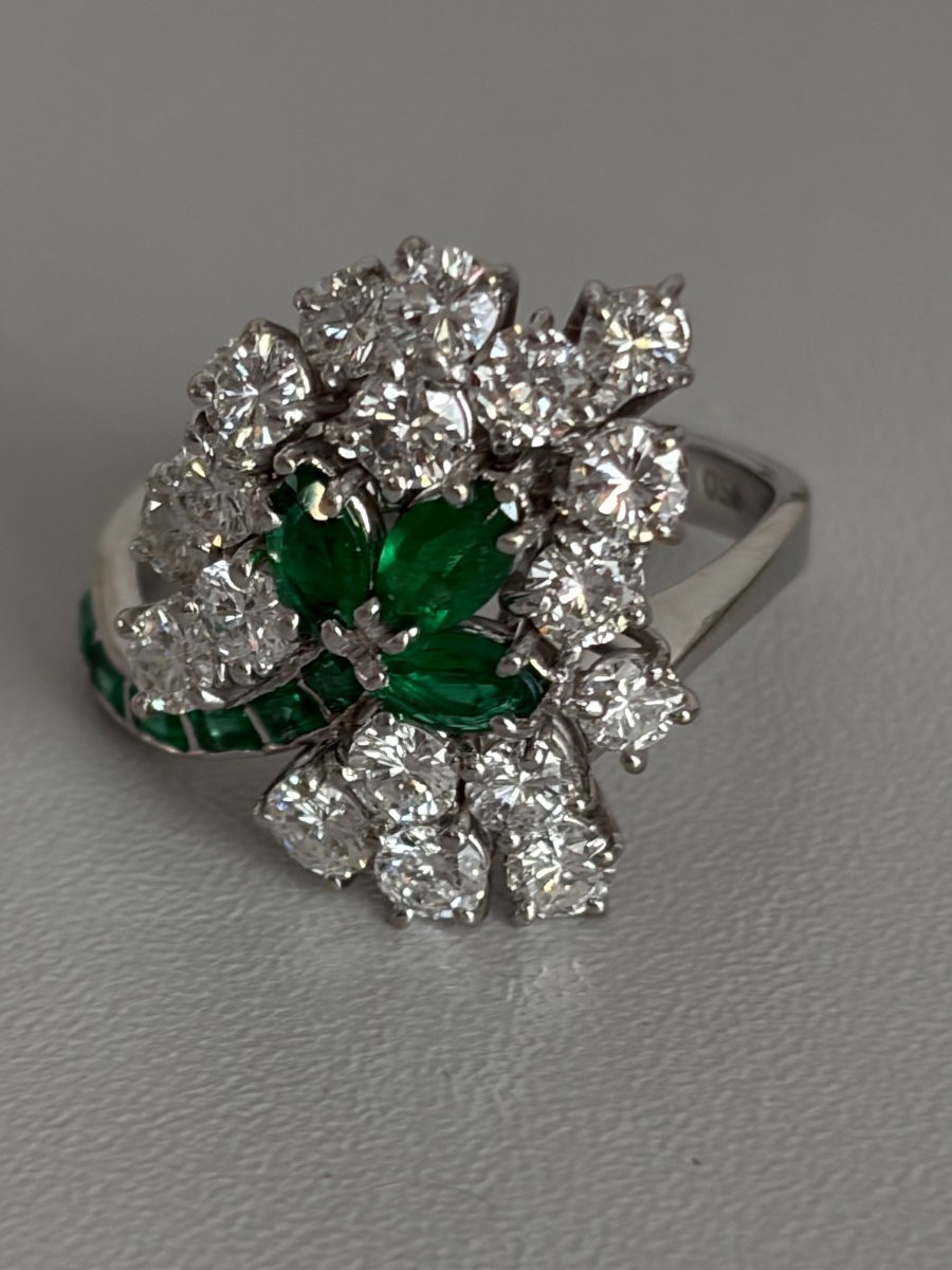 7458 - Bague Cocktail Or Gris Emeraudes Diamants-photo-2