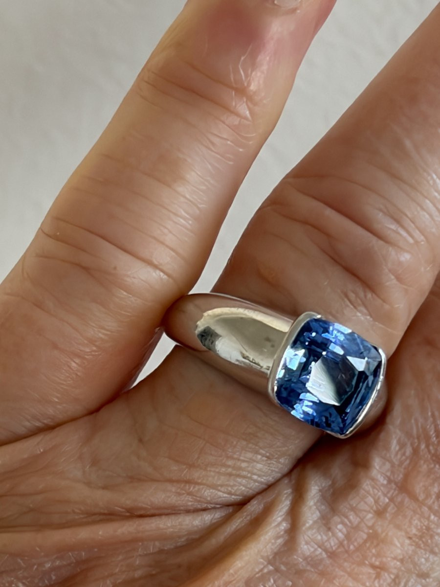 7479 - Ceylon Sapphire 4.20 Ct White Gold Wedding Band Ring-photo-2