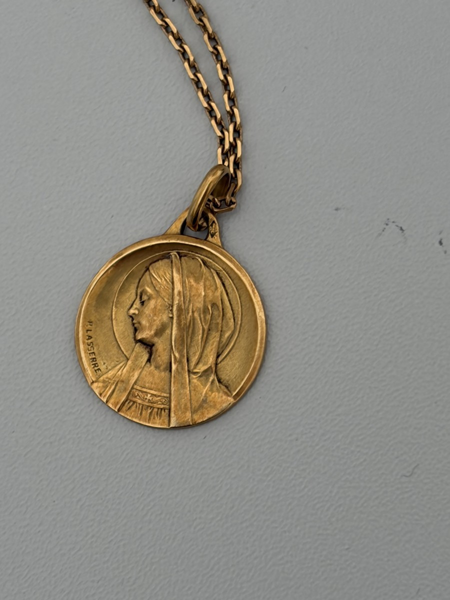 7488 - Yellow Gold Religious Medal With Chain