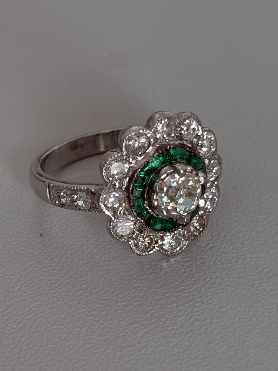 7514 - Vintage Daisy Ring White Gold Emerald Diamonds-photo-1