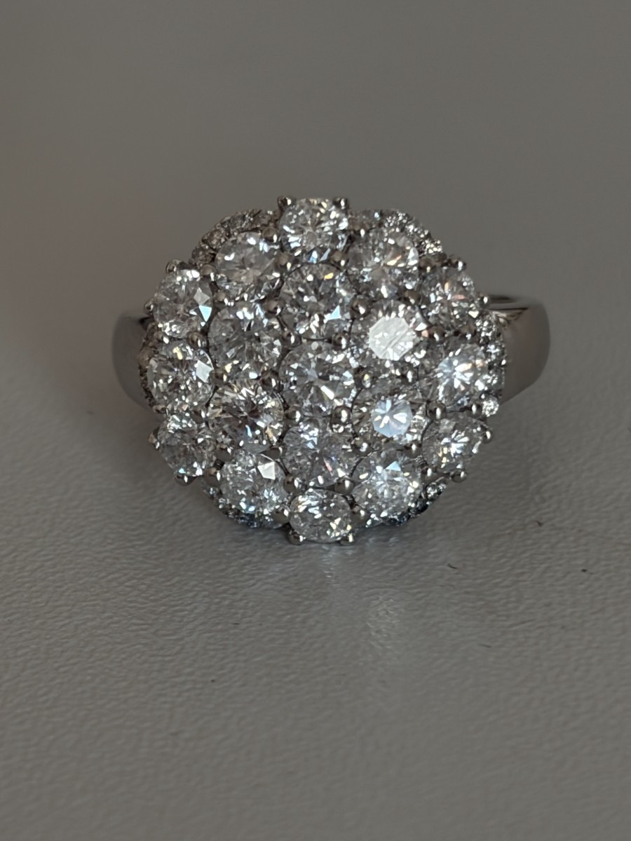 7538 - Bague Fleur Or Gris Diamants 2,60 ct