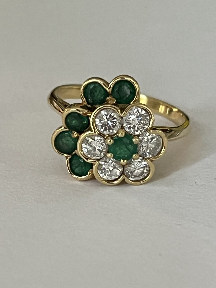 6643A - Bague Vintage Fleur Or Jaune Emeraudes Diamants