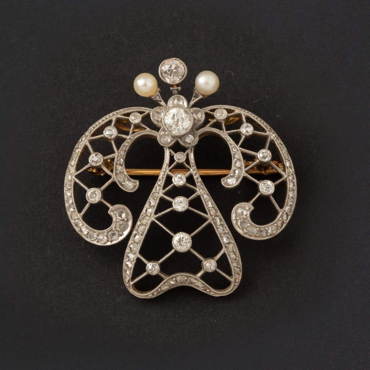 6873 - Antique Platinum Brooch Diamonds Fine Pearls