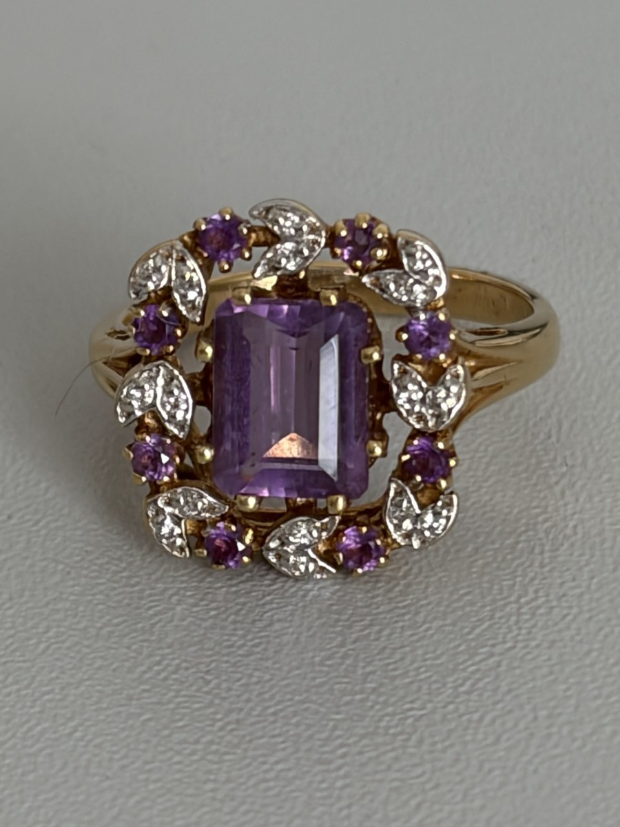 7542 - Yellow Gold And White Gold Amethyst Diamond Ring