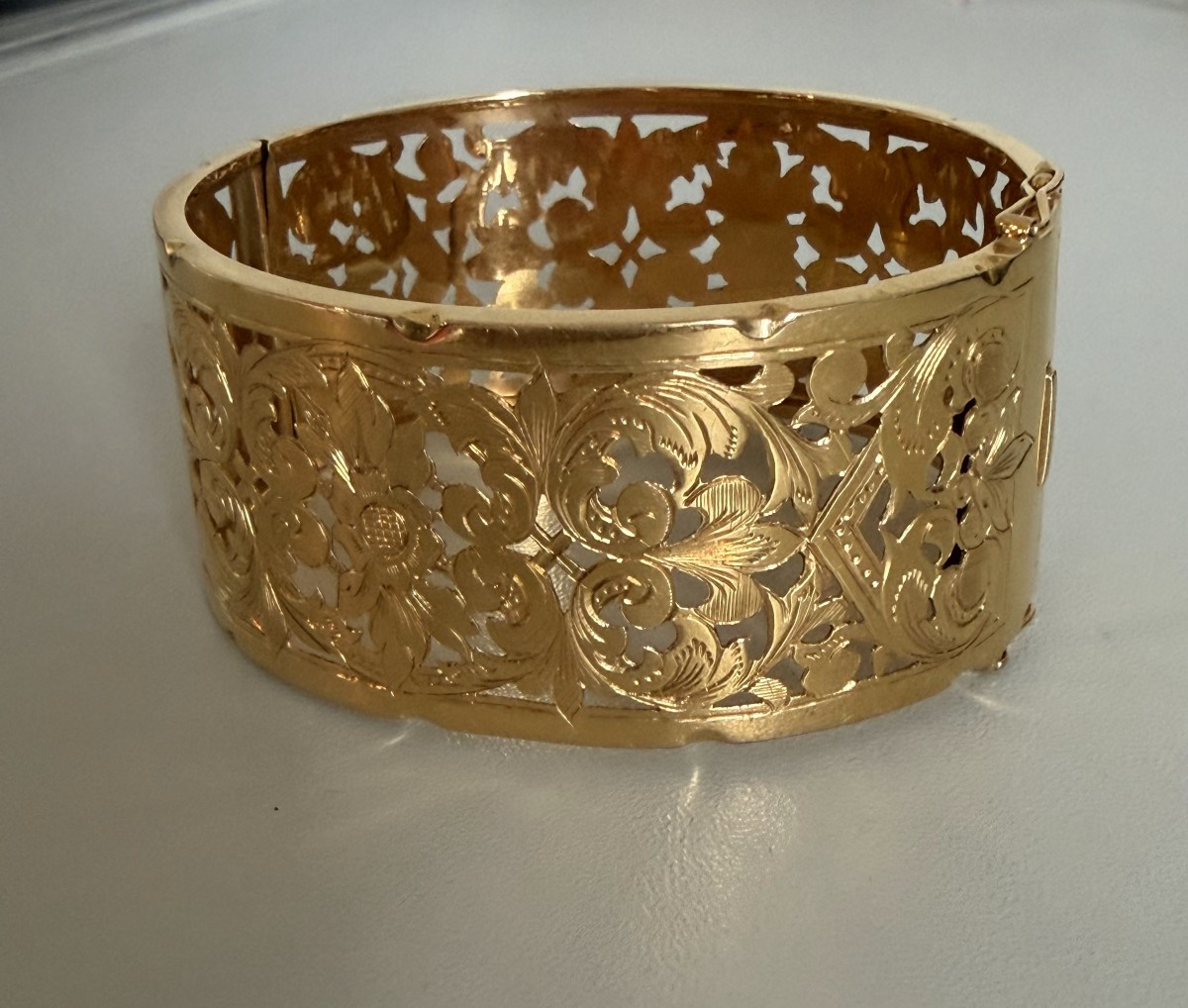 7610 - Large Bracelet Manchette Or Jaune 45 g