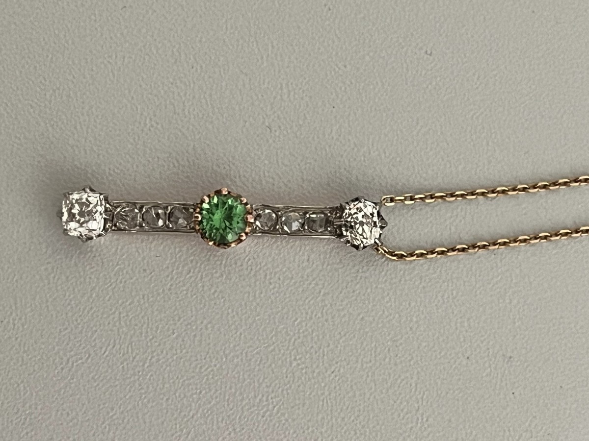 1041 - Yellow Gold Garnet Tsavorite Diamond Pendant With Chain