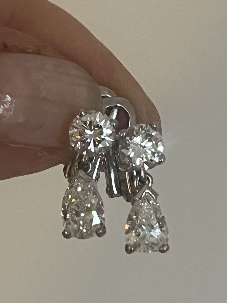 7226- Boucles d'Oreilles Pendantes Or Gris Diamants 2,50 ct