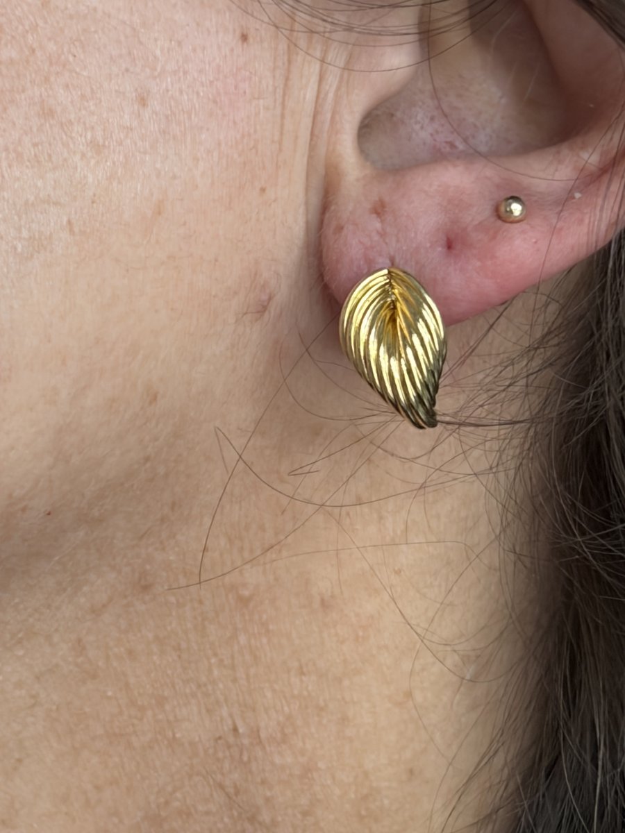 7590- Vintage Foliage Earrings Yellow Gold-photo-1