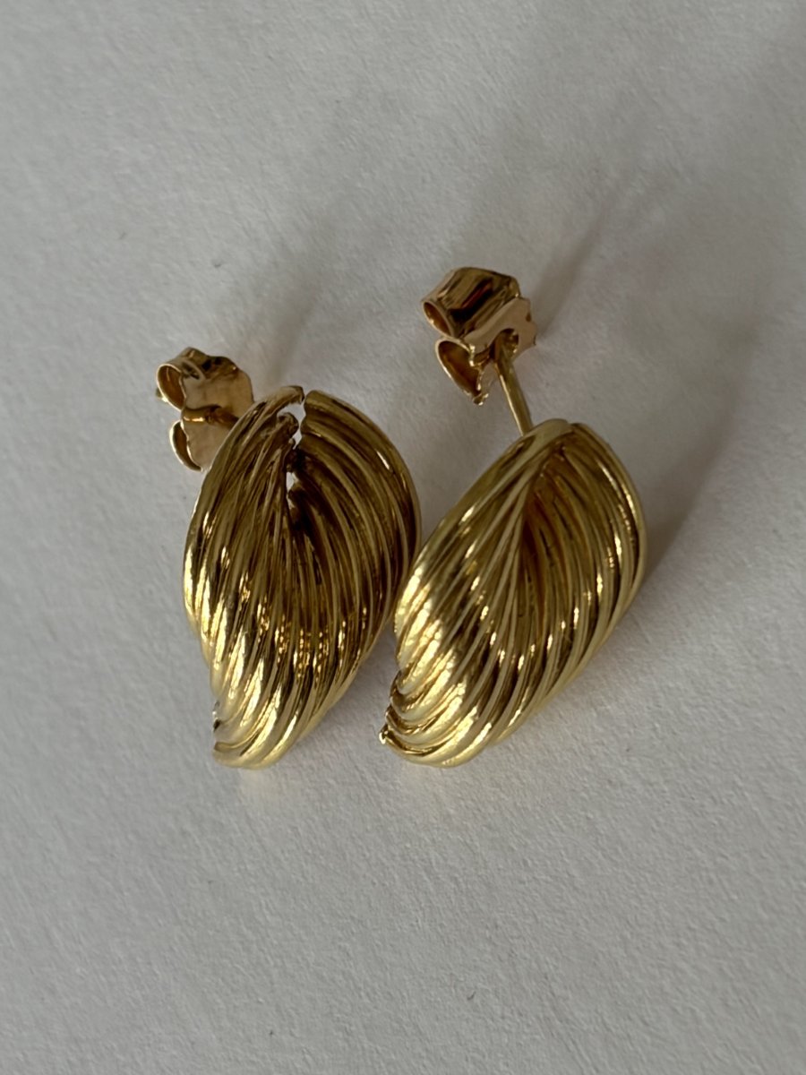 7590- Vintage Foliage Earrings Yellow Gold