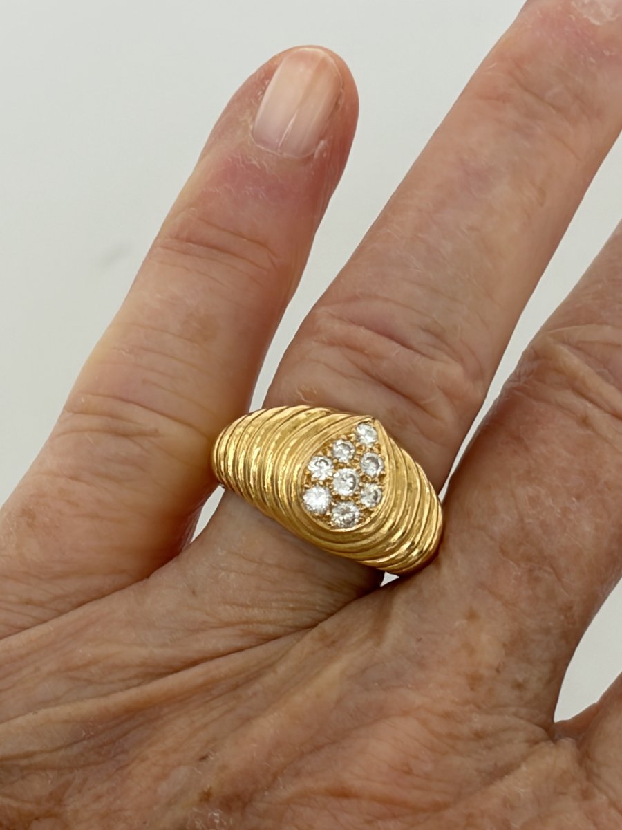 7596- Bague Chevalière Or Jaune Godronné Diamants-photo-2