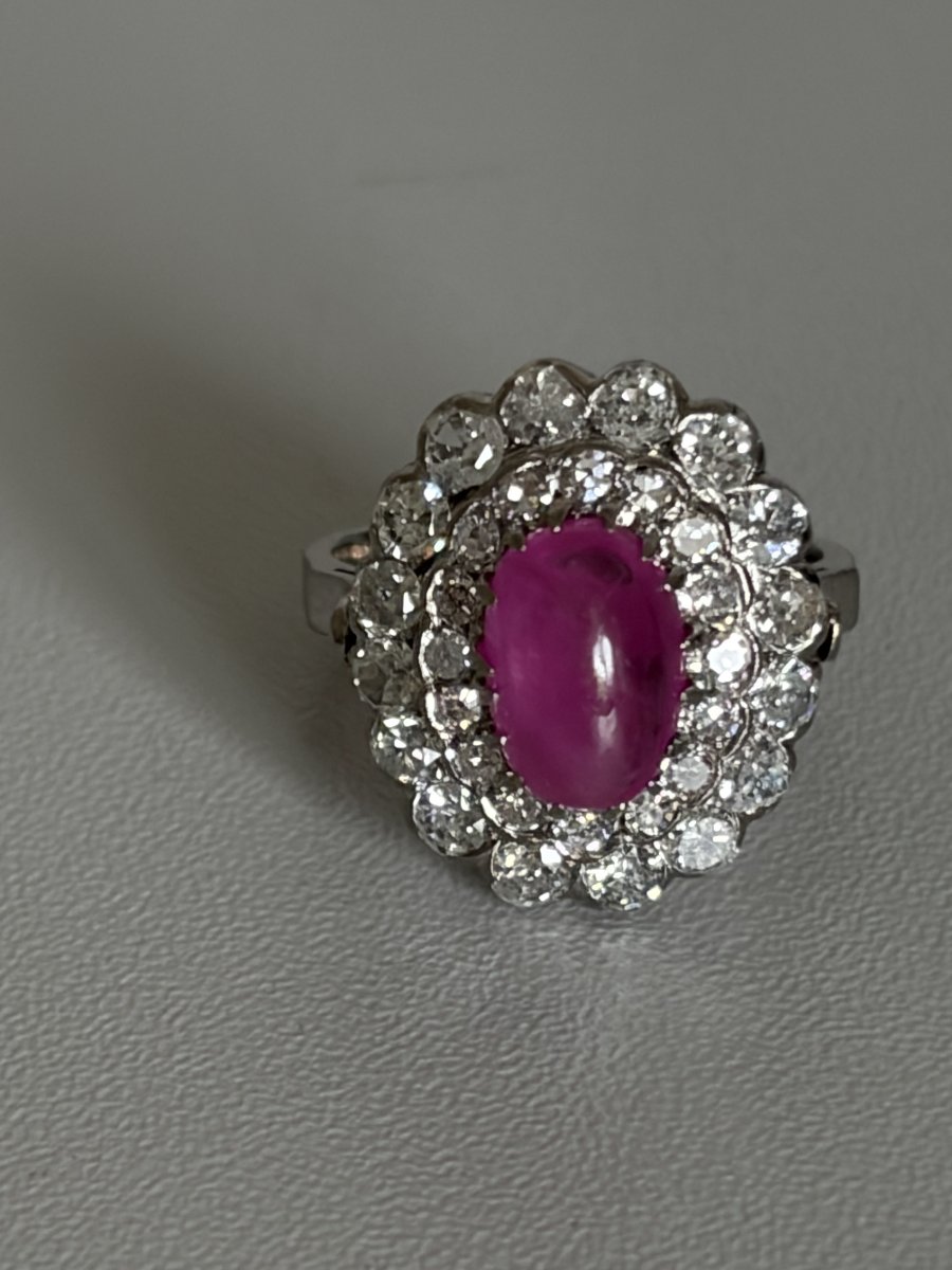 7642- Bague Fleur Platine Rubis Cabochon 3,20 ct Diamants