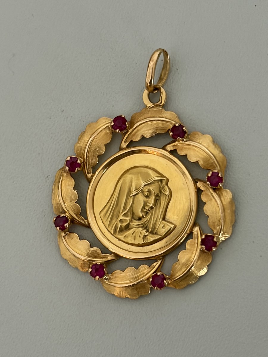 7647- Pendentif Religieux Or Jaune Rubis