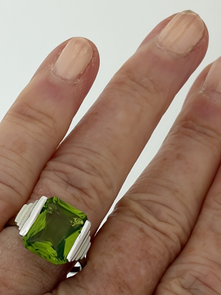7725 - Vintage White Gold Peridot Ring-photo-3