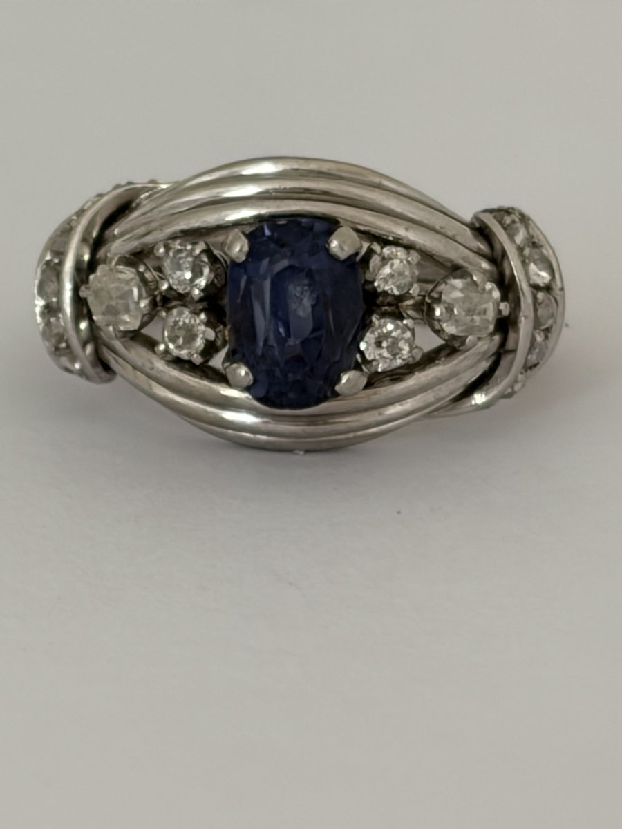 7731 - Vintage White Gold Ring With Sapphire And Diamonds