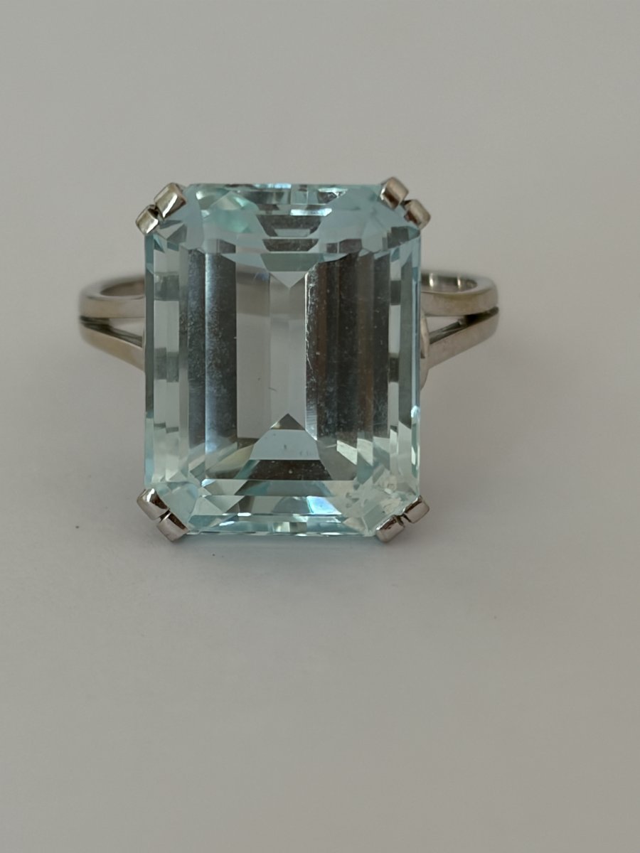 7753 - Vintage White Gold Aquamarine Ring, 12.00 Ct