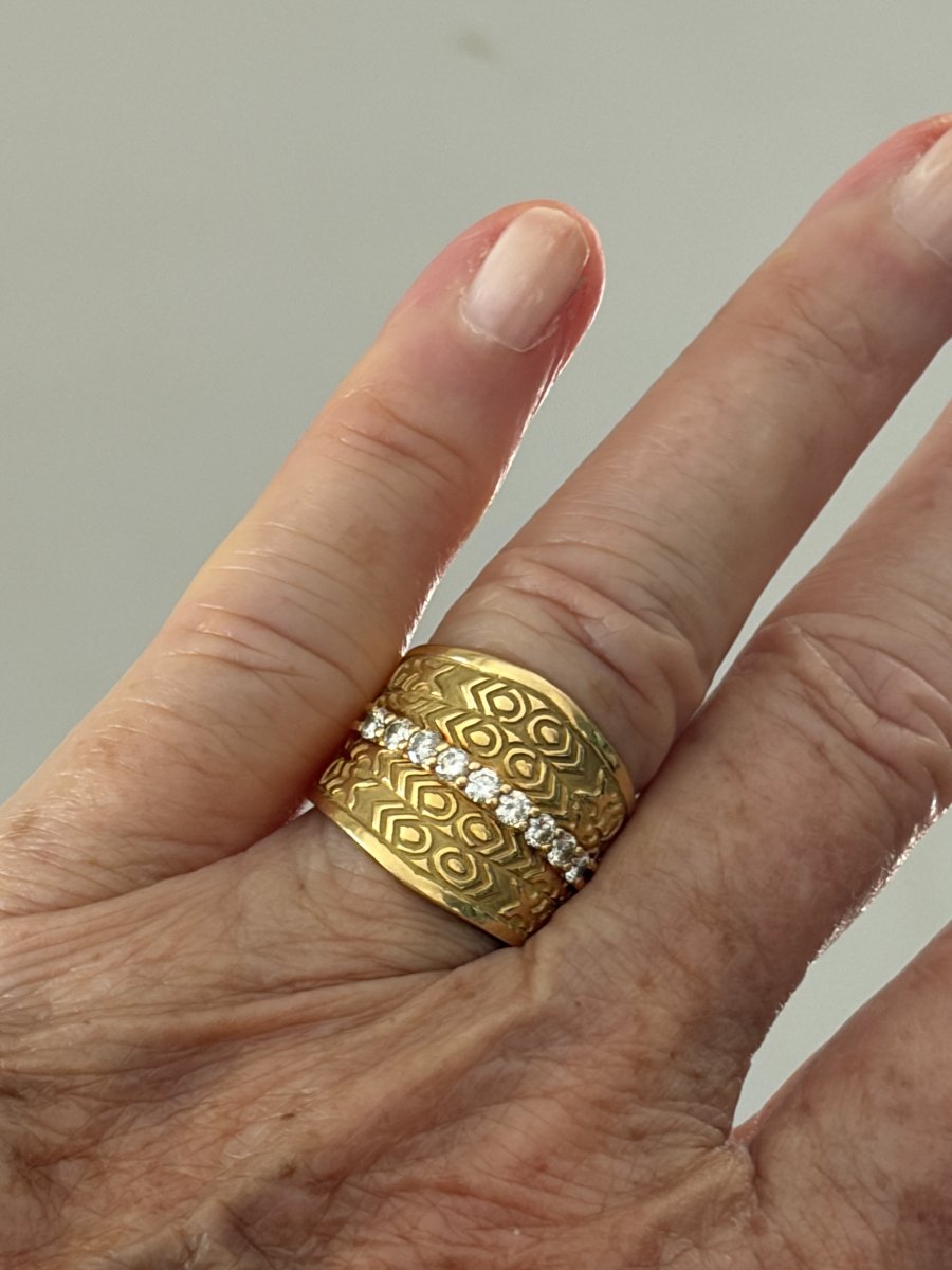 7815 - Wide Yellow Gold Band Ring With Diamonds-photo-4