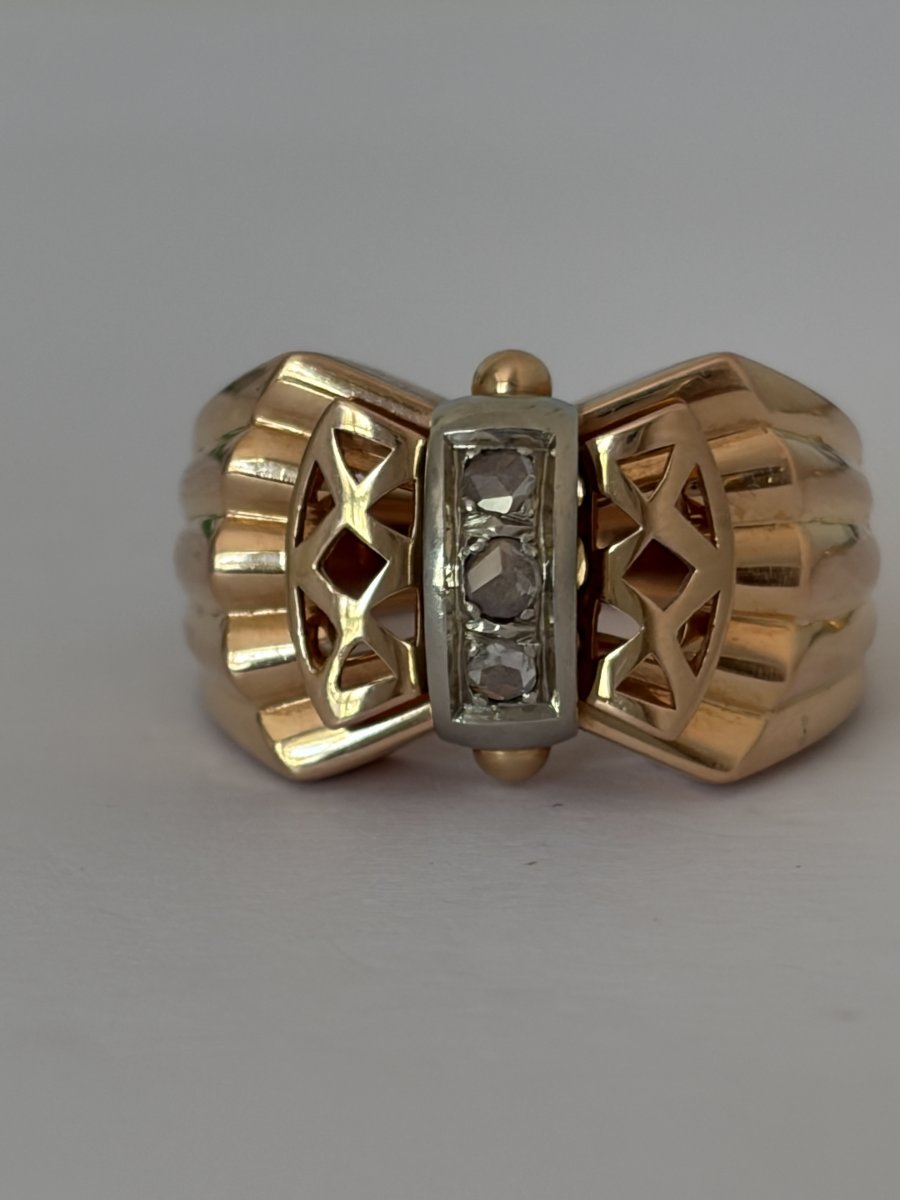 7909- Bague Tank Or Jaune Godronné Diamants