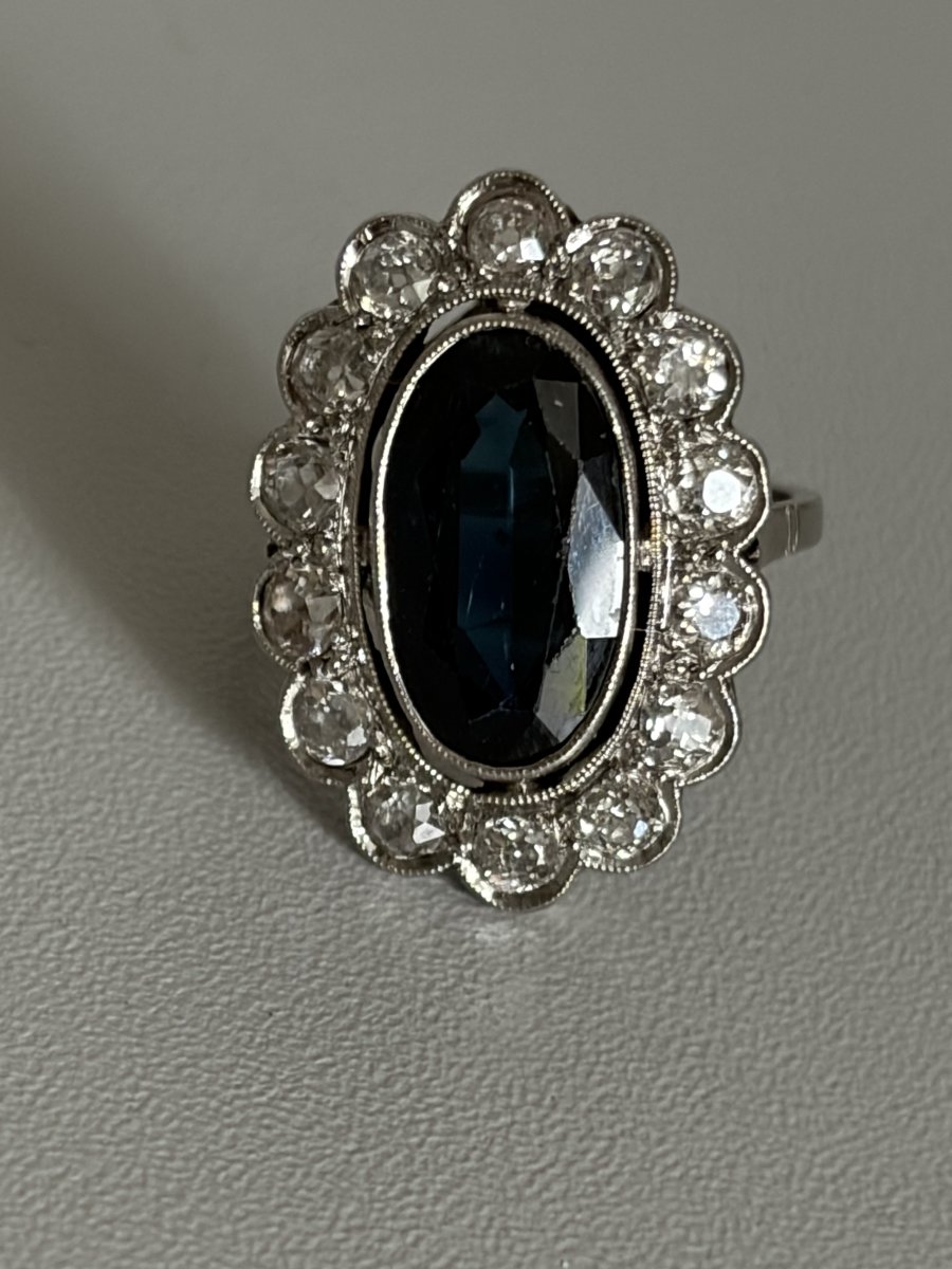 7780 - Vintage Platinum Ring With 4.00 Ct Sapphire And Diamonds