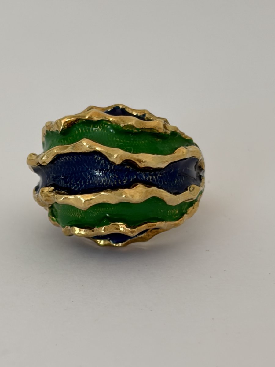 7786 - Large Vintage Yellow Gold Enamel Dome Ring