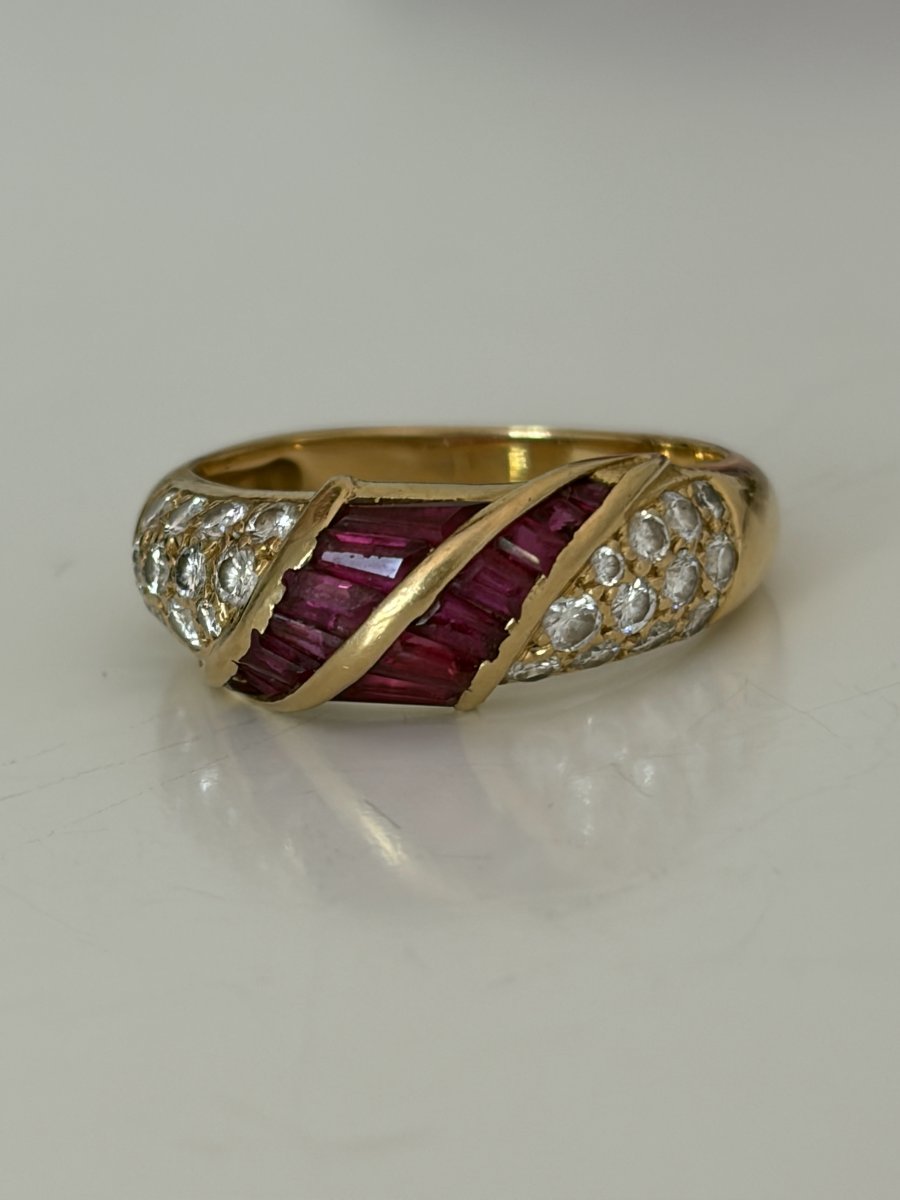 7823 - Vintage Yellow Gold Band Ring With Diamonds And Rubies-photo-4
