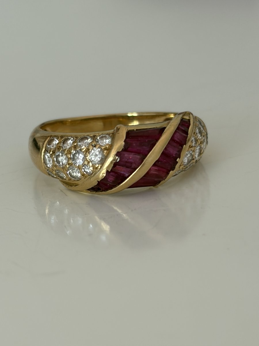 7823 - Vintage Yellow Gold Band Ring With Diamonds And Rubies
