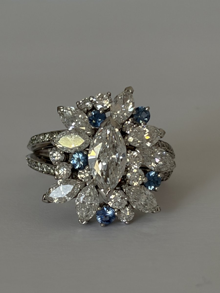 7835 - White Gold Cocktail Ring With 3.30 Ct Diamonds And Sapphires