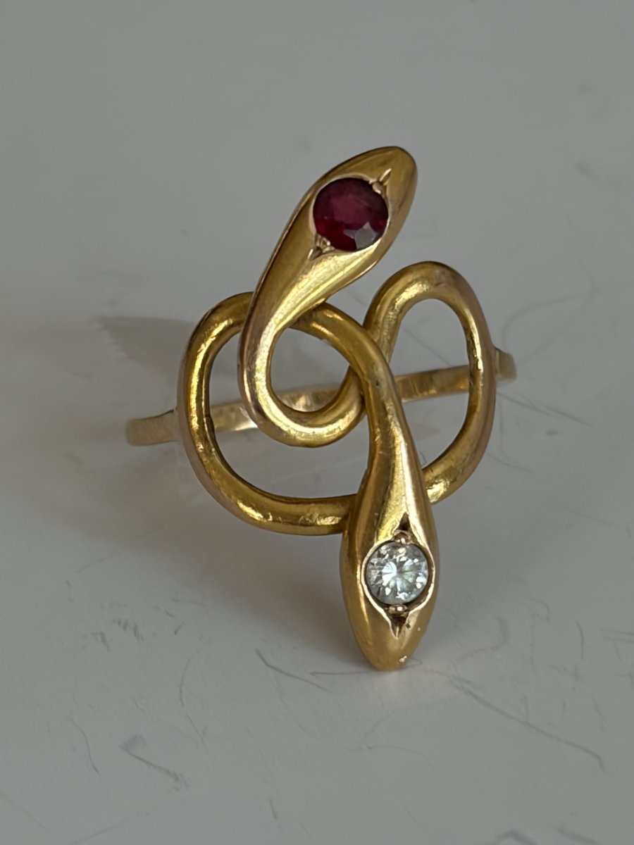 7841 - Yellow Gold Snake Ring With Red And White Stones-photo-2
