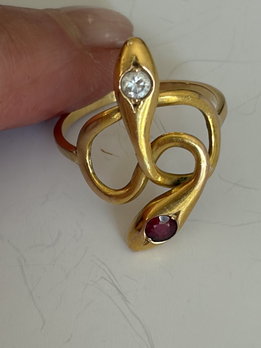 7841 - Yellow Gold Snake Ring With Red And White Stones-photo-4