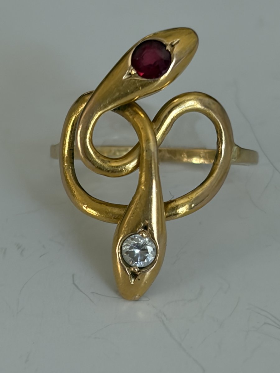 7841 - Yellow Gold Snake Ring With Red And White Stones