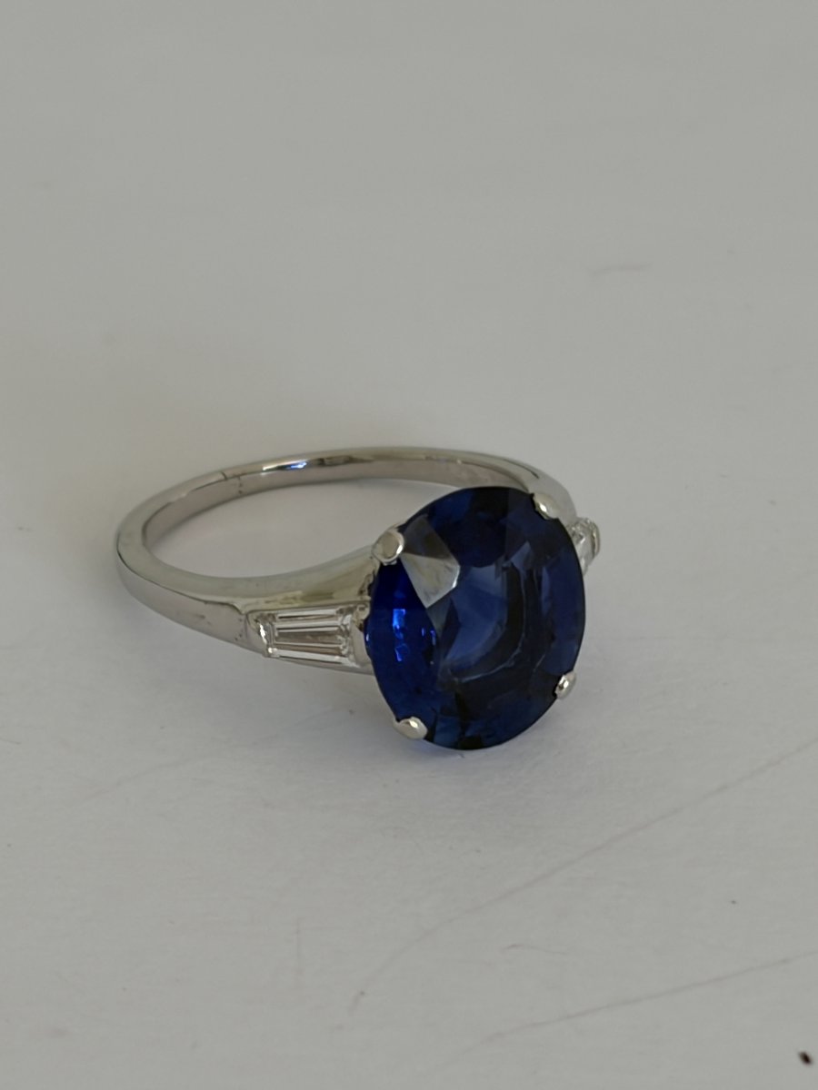 7900 - White Gold Ring With Royal Blue Ceylon Sapphire And Certified Diamonds-photo-2