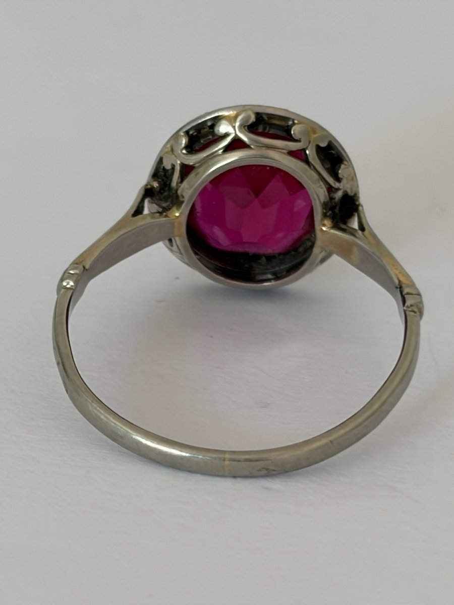 7919 - Vintage White Gold And Platinum Ring With Red Stone And Diamonds-photo-2