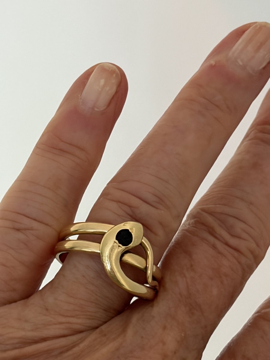 7944 - Antique Yellow Gold Garnet Snake Ring-photo-1