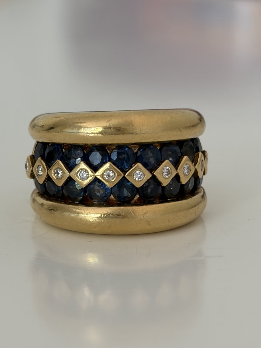 7972- Bague Jonc POIRAY Or Jaune Saphirs Diamants
