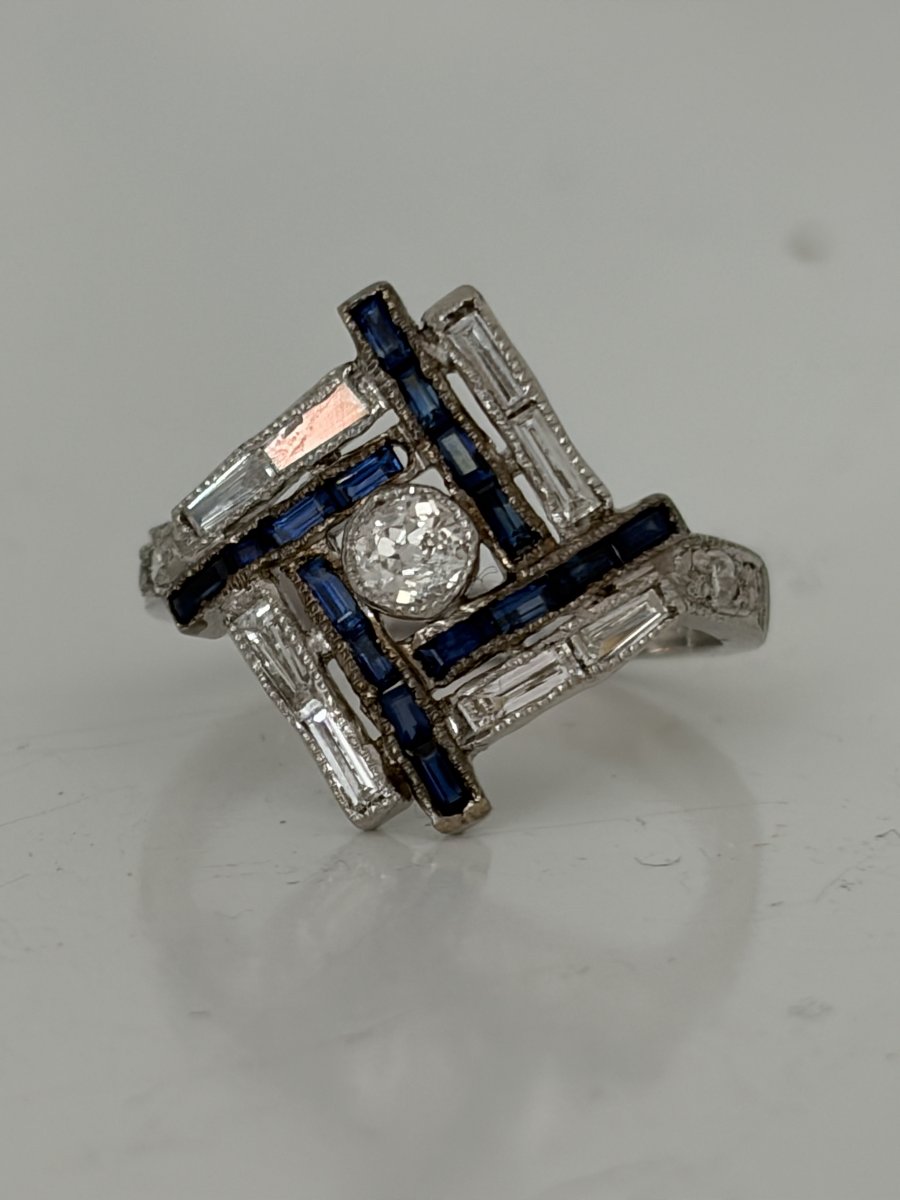 7992 - Vintage White Gold Ring With Diamonds And Sapphires