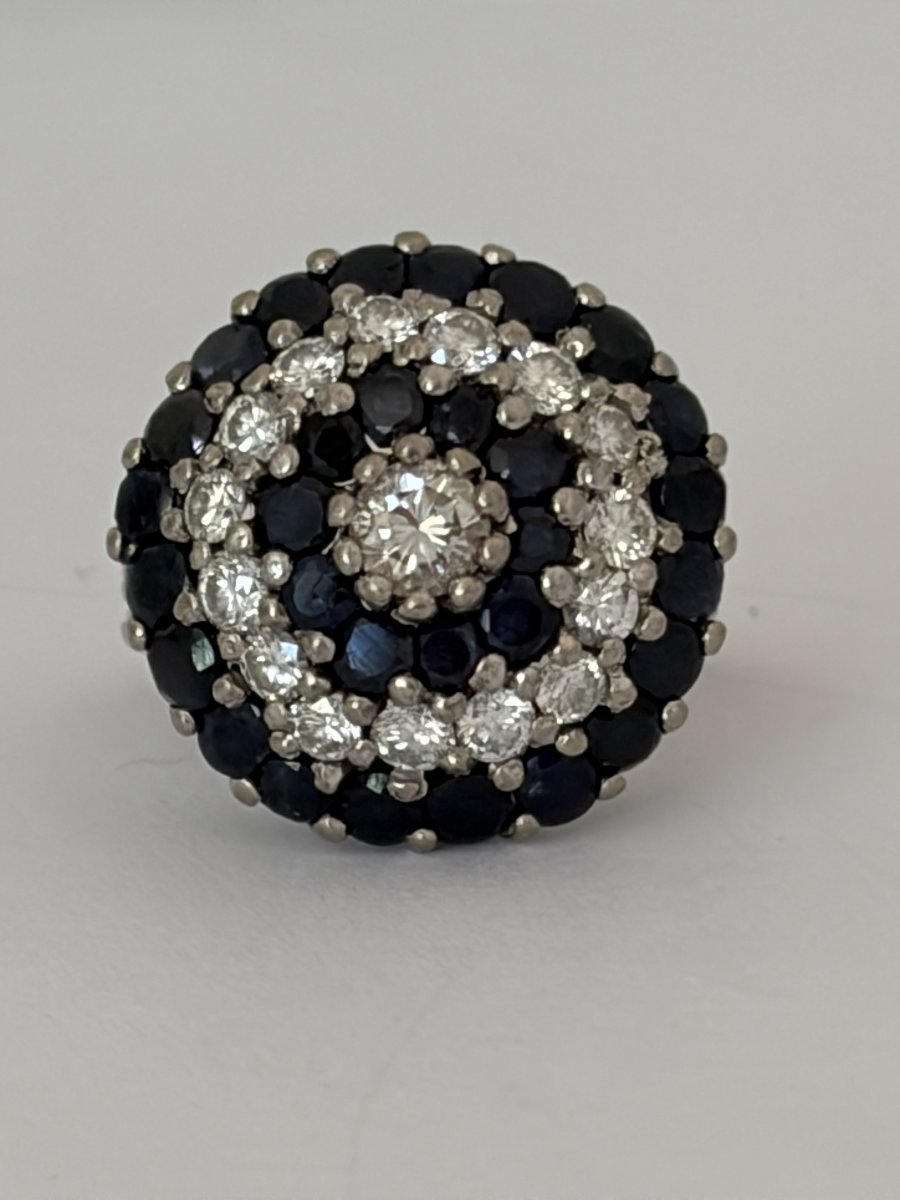 7997- Bague Cocktail Vintage Or Gris Saphirs Diamants
