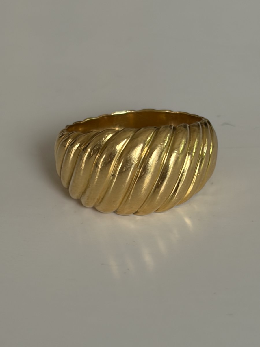 7998 - Vintage Yellow Gold Ribbed Band Ring