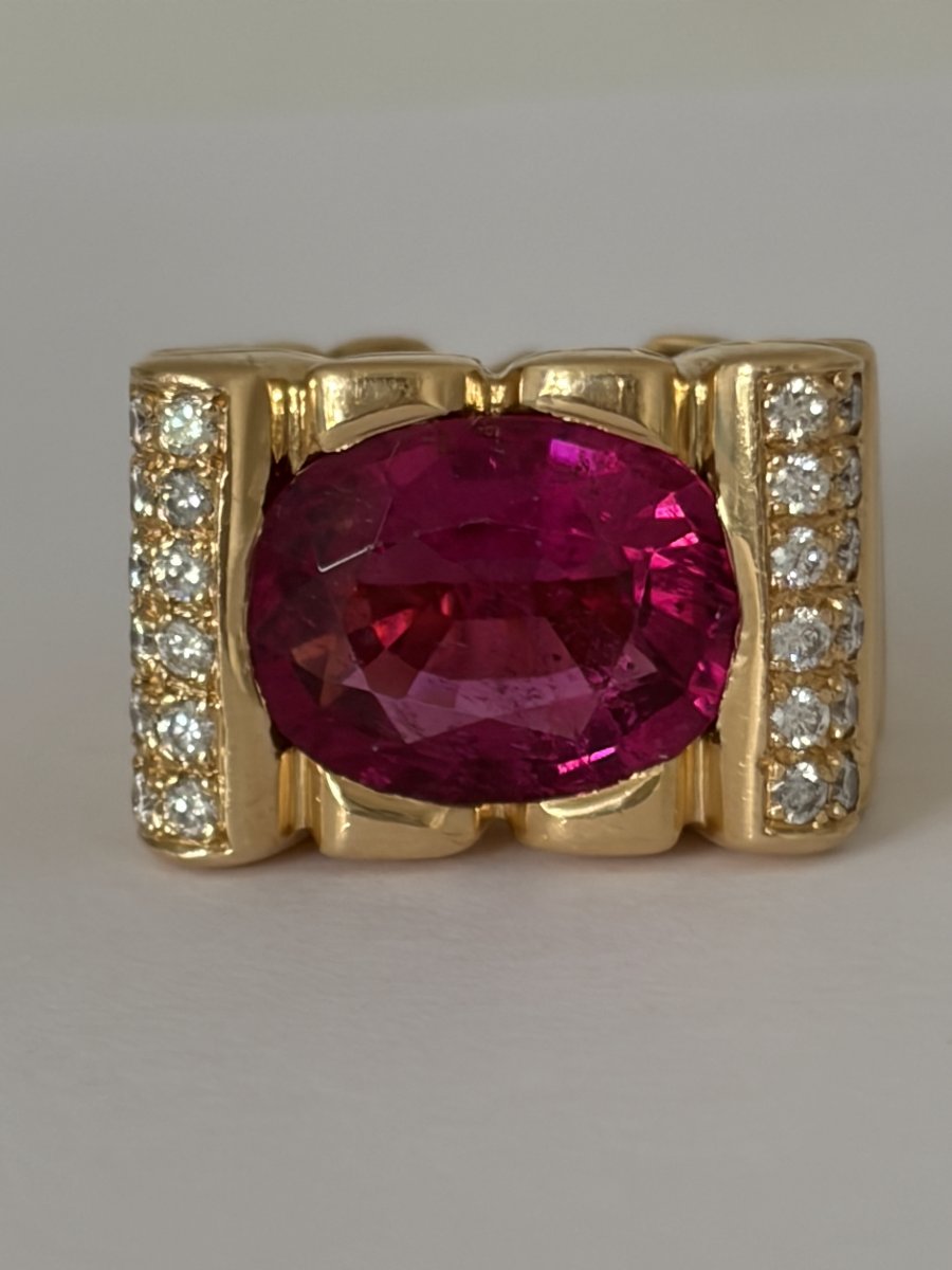 8053- Importante Bague Chevalière Or Jaune Rubellite Diamants