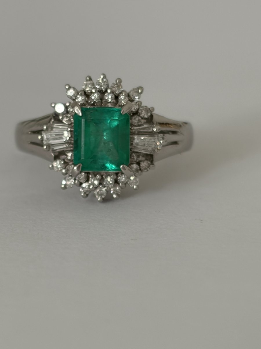 8059- Bague Platine Vintage Emeraude Diamants