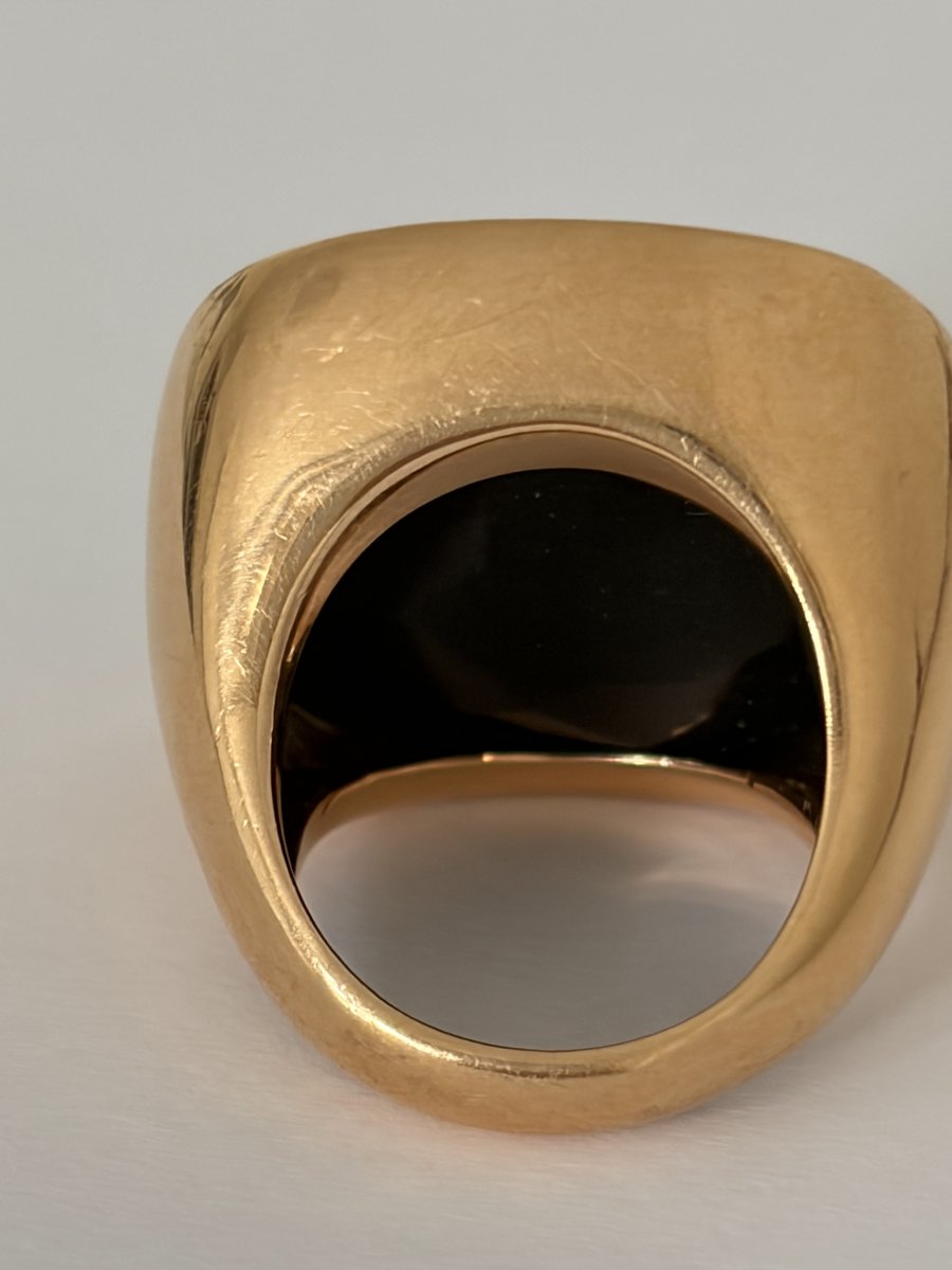 8078- Very Large Yellow Gold Onyx Signet Ring-photo-3