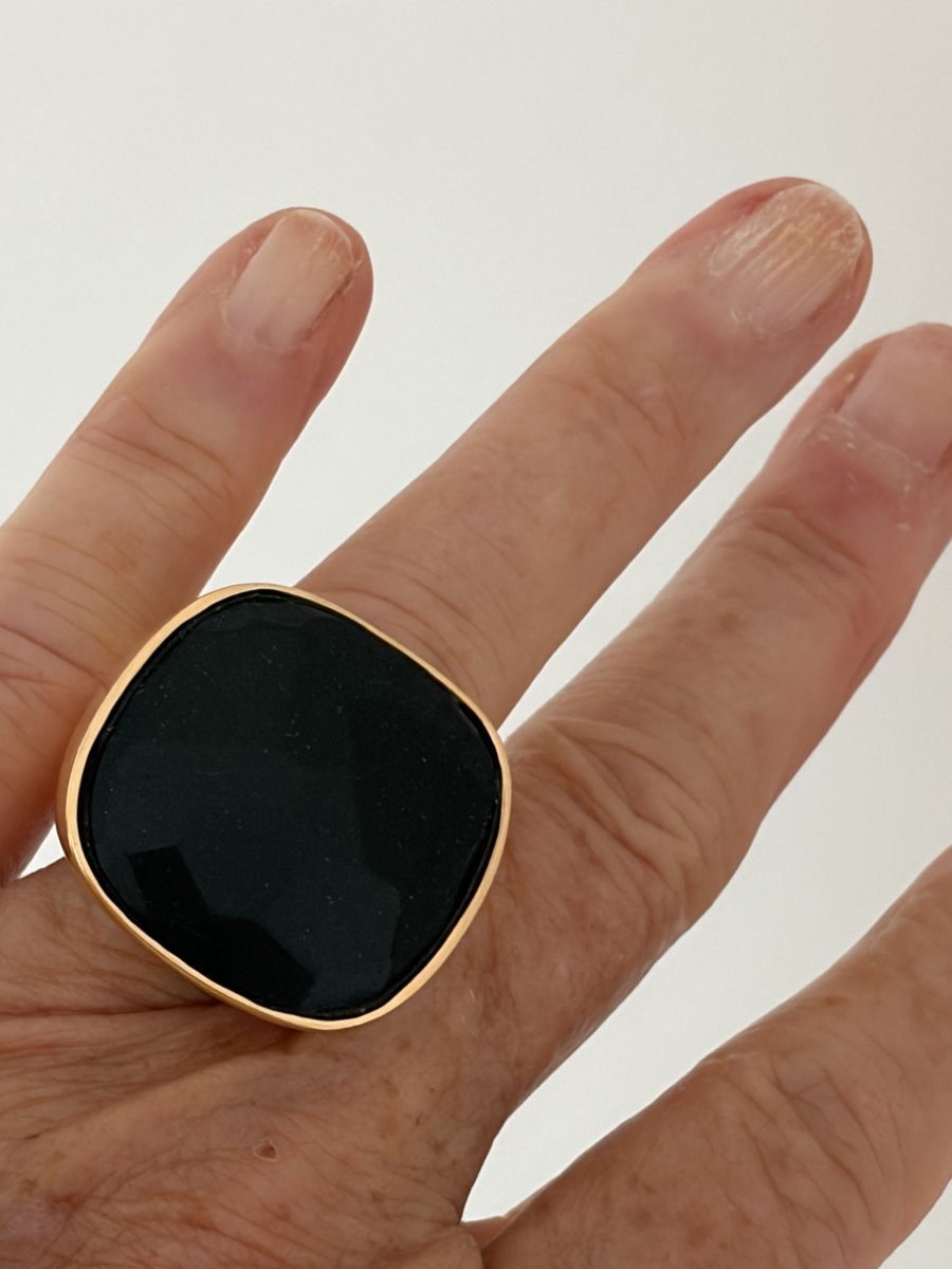 8078- Very Large Yellow Gold Onyx Signet Ring-photo-1