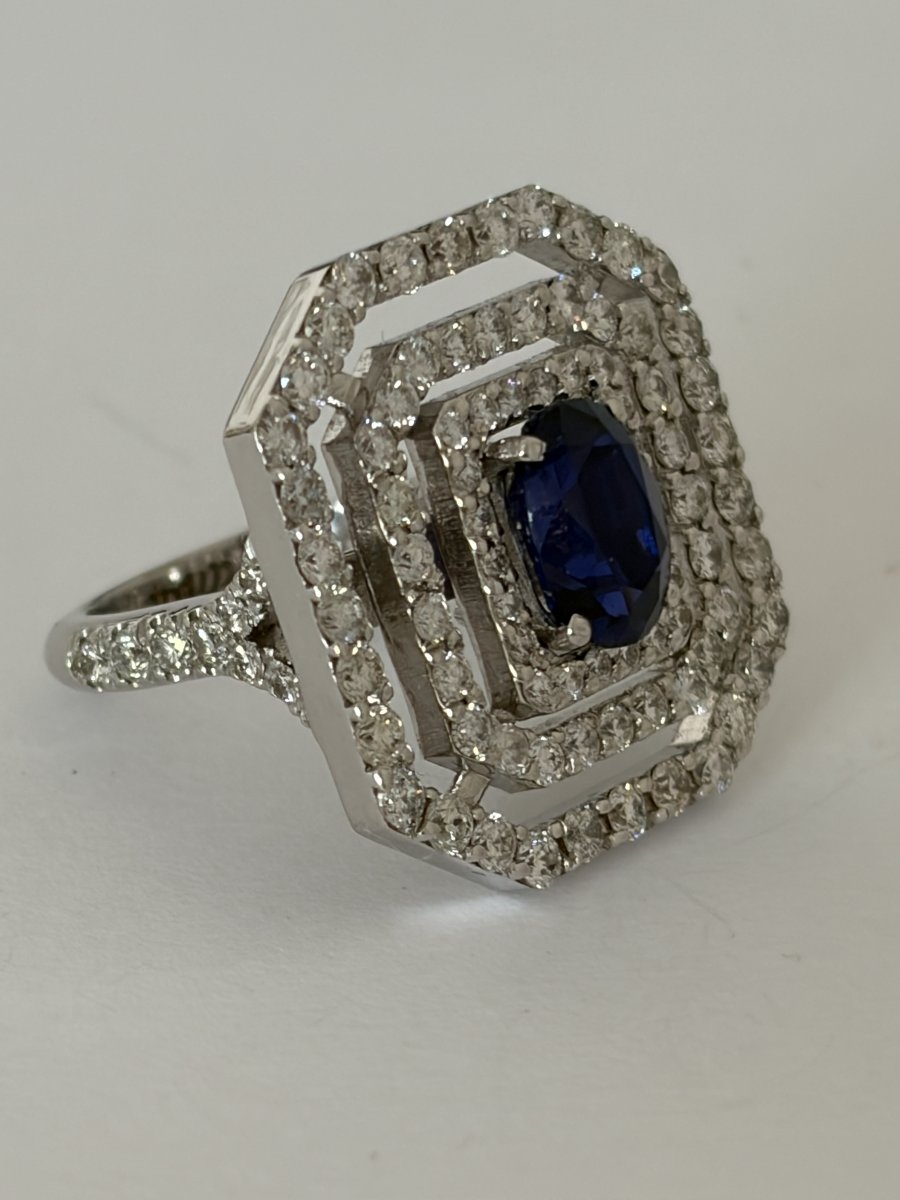 8015 - White Gold Ring With Sapphire And Diamonds-photo-2