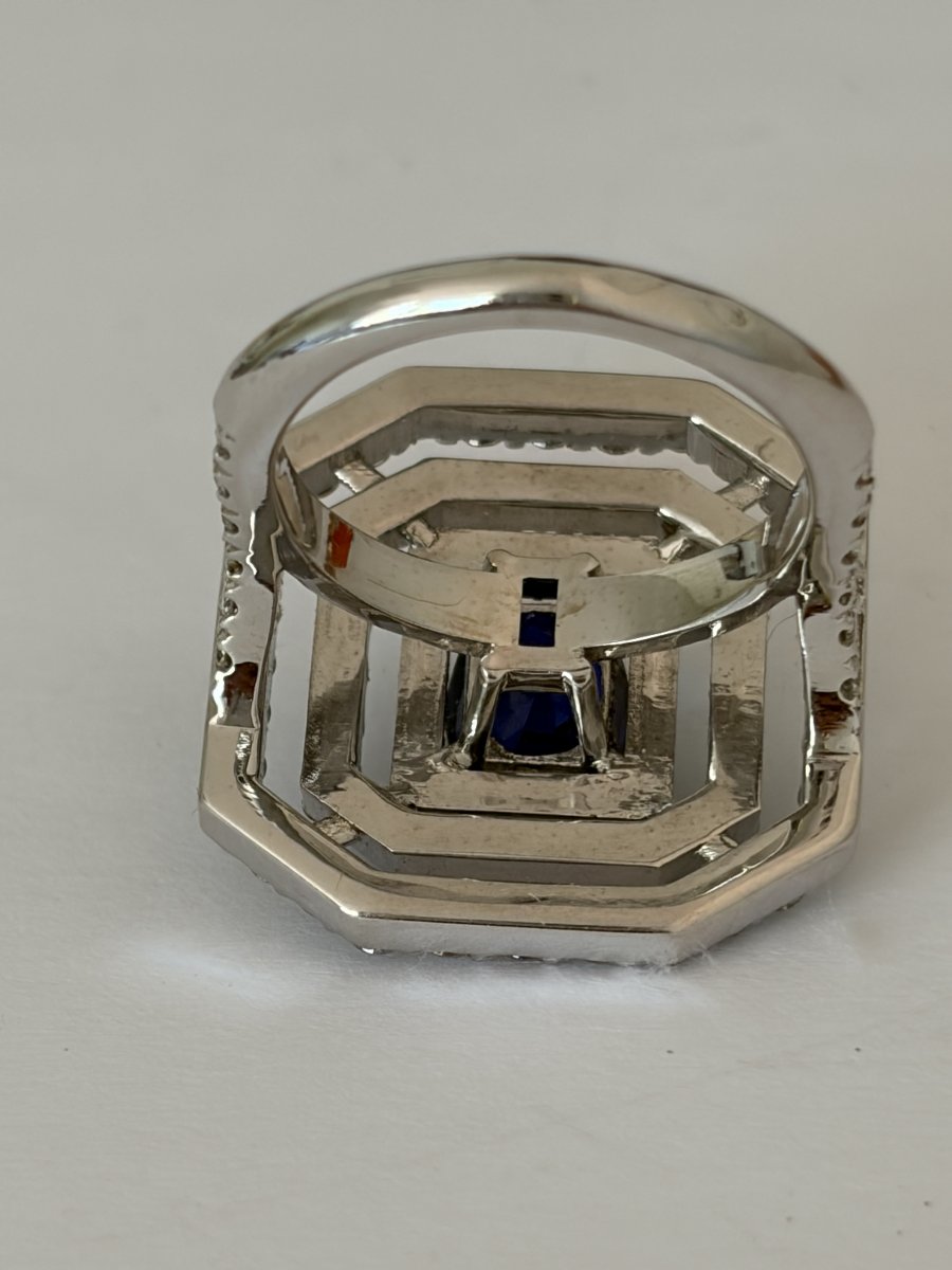 8015 - White Gold Ring With Sapphire And Diamonds-photo-1