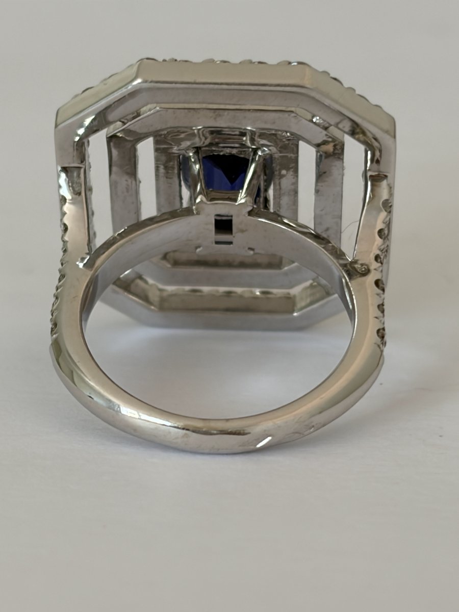8015 - White Gold Ring With Sapphire And Diamonds-photo-2